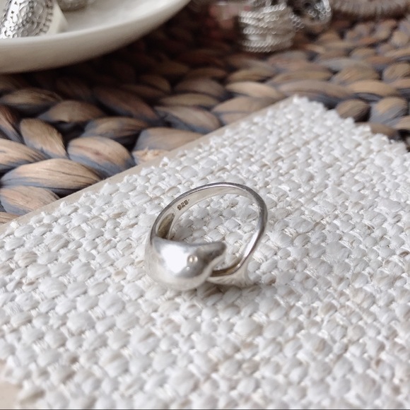 Sterling Silver Ring - Picture 4 of 6